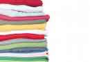 5 Tricks, um das Ausbleichen und Ausbluten farbiger Kleidung zu verhindern