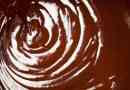 Wie man Schokoladen-Ganache macht