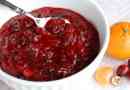 Wie man Cranberry-Sauce von Grund auf neu macht