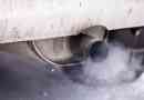 Was bedeutet weißer Rauch aus den Autoabgasen??