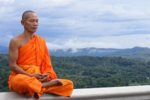 Wie leben buddhistische Mönche?