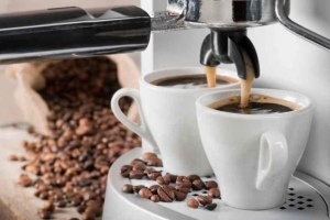 Wie reinigt man eine Kaffeemaschine mit Essig?