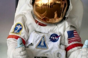 Wie man ein Astronautenkostüm für ein Kind herstellt