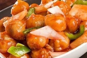 Wie man authentisches chinesisches süß-saures Hühnchen macht