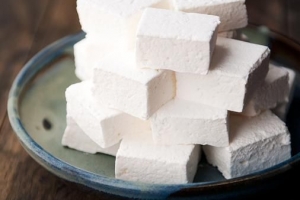 Wie man einfache hausgemachte Marshmallows macht