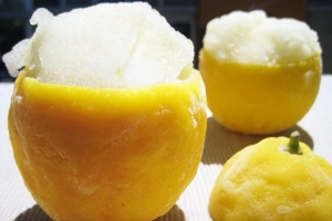 Wie man Zitronenfrappe macht - einfaches Rezept