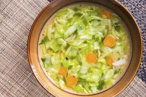 Machen Sie eine fettverbrennende Suppe mit Kohl - 4 Rezepte