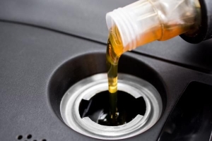 Was tun, wenn Ihnen das Öl im Auto ausgeht